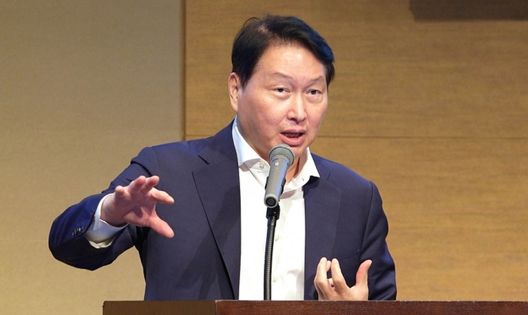 최태원 회장 “한일 협력으로 저출산 풀자”…청년 일자리부터 AI까지
